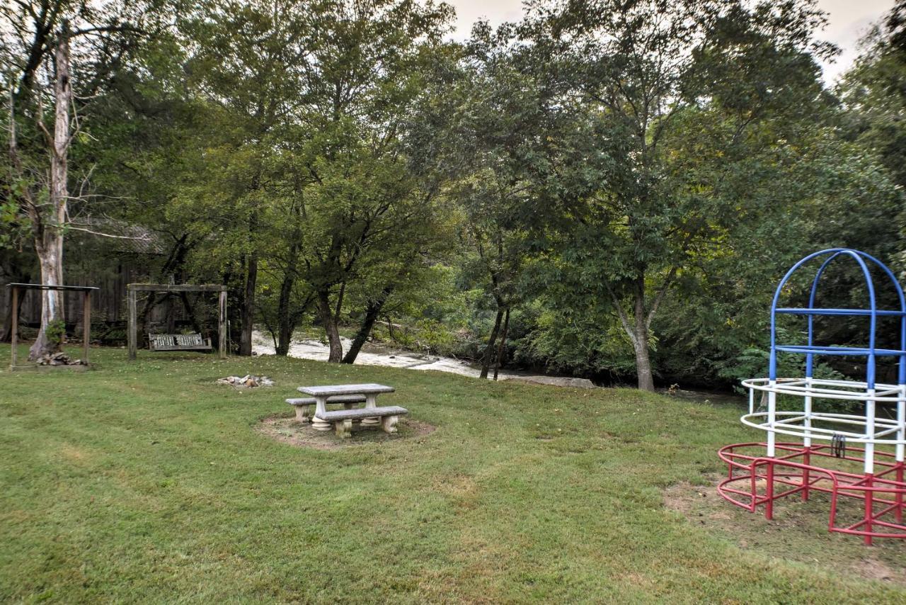 Ooltewah Cabin With Grill, Pool Table And Porch! Eksteriør bilde