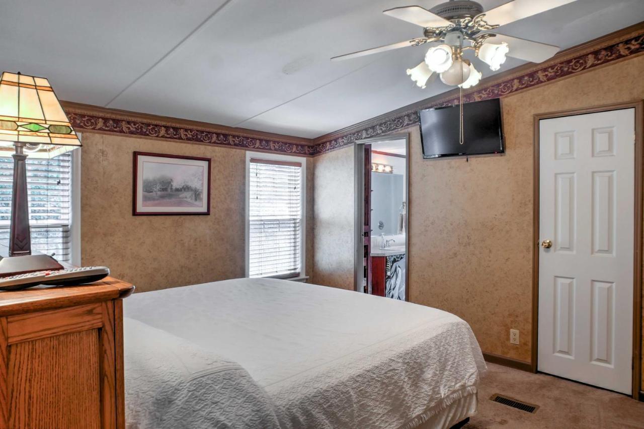 Ooltewah Cabin With Grill, Pool Table And Porch! Eksteriør bilde